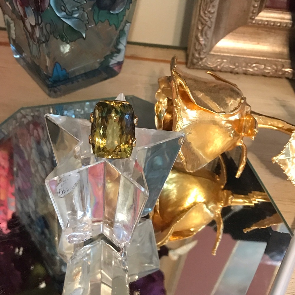 Make a big statement with this great faux green amethyst !!  NWOT